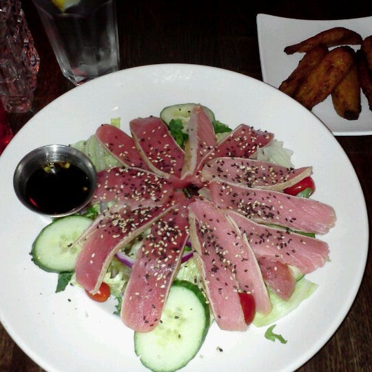 Amazing tuna on the salad!
