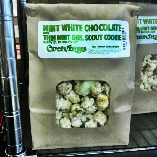 Снимок сделан в Cravings Gourmet Popcorn пользователем Kerry L. 3/3/2012