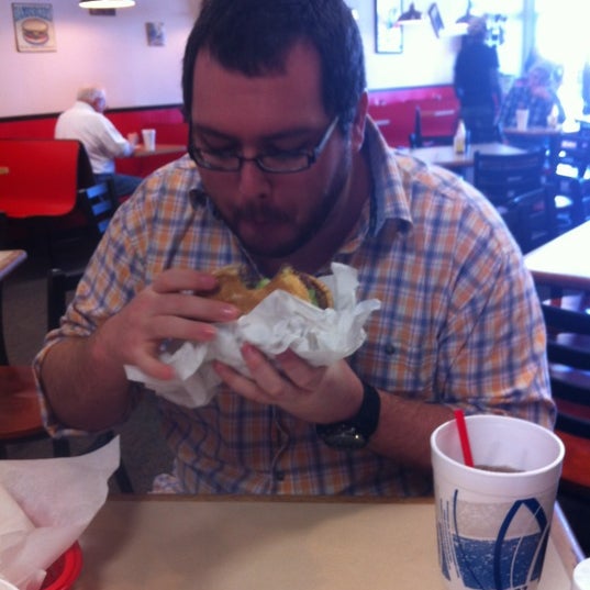 Das Foto wurde bei Ronnie&#39;s Burgers von Jeremy M. am 2/29/2012 aufgenommen