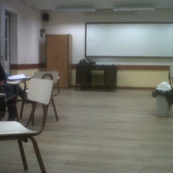 รูปภาพถ่ายที่ Facultad de Psicología - Udelar โดย Karen S. เมื่อ 8/29/2012