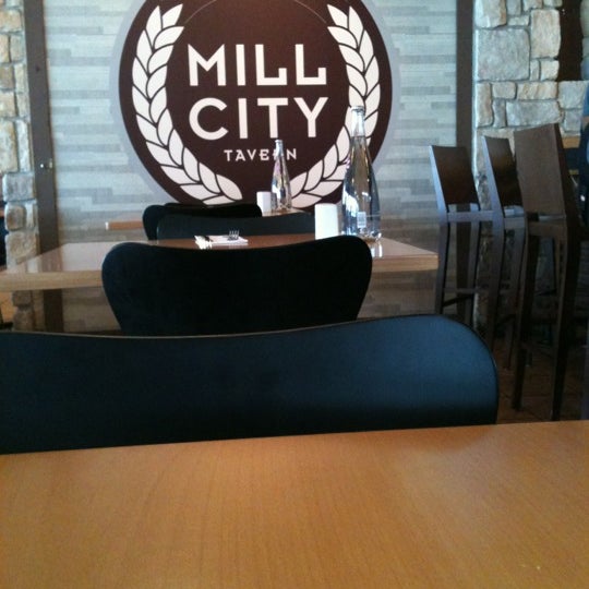 4/22/2012にSteve K.がMill City Tavernで撮った写真
