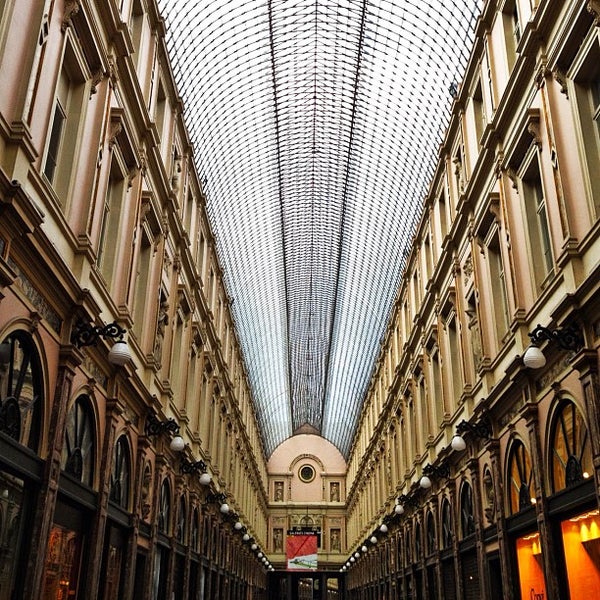 Galerie De La Reine Koninginnegalerij Shopping Mall In Bruxelles Brussel