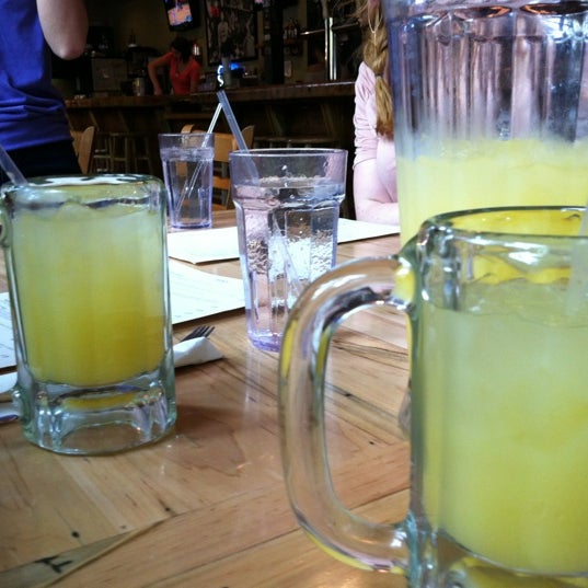 4/14/2012 tarihinde Lauren H.ziyaretçi tarafından Bellytimber Tavern'de çekilen fotoğraf