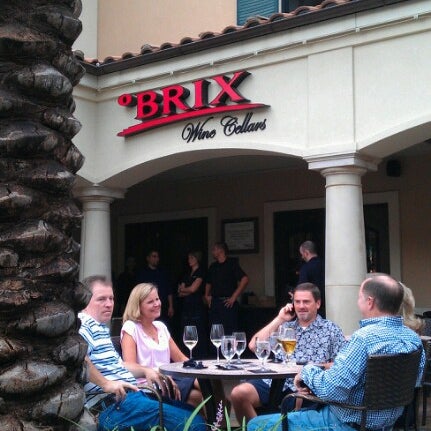 Foto scattata a Brix Wine Cellars &amp; Restaurant da Rocky F. il 7/13/2012