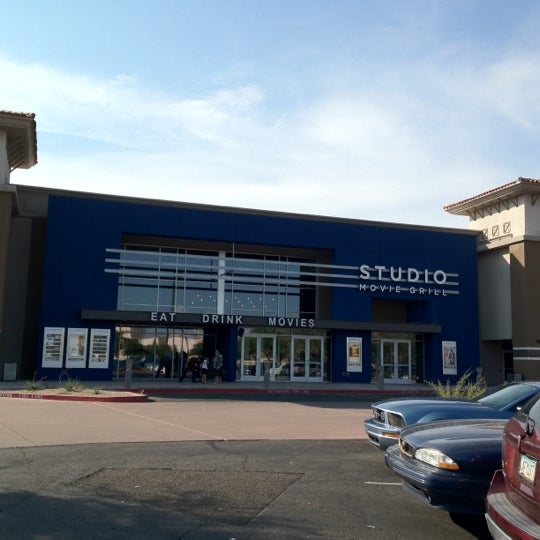 8/19/2012에 Christopher W.님이 Studio Movie Grill Scottsdale에서 찍은 사진