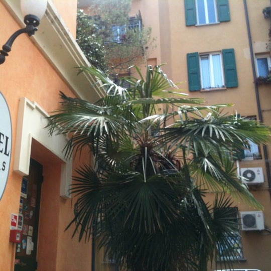 Снимок сделан в Hotel Il Guercino пользователем Marcel M. 5/24/2012