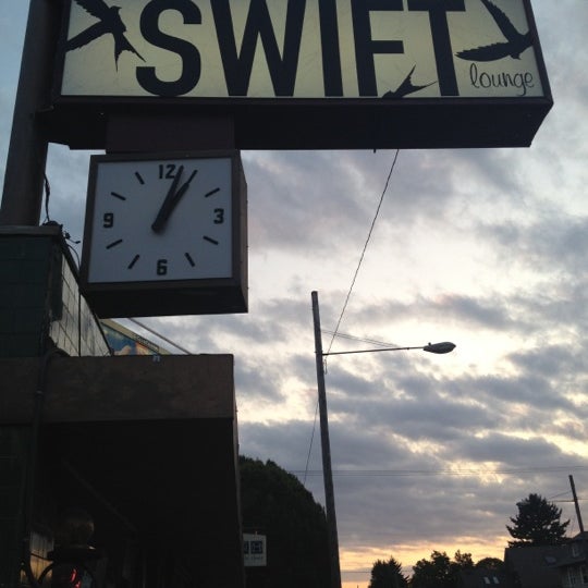 7/15/2012 tarihinde Xac P.ziyaretçi tarafından Swift Lounge'de çekilen fotoğraf