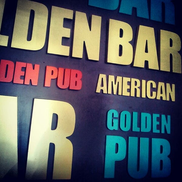 Foto tirada no(a) Golden Pub por Khalil B. em 4/20/2012