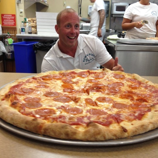 7/3/2012 tarihinde Steve H.ziyaretçi tarafından Sam&#39;s Pizza Palace'de çekilen fotoğraf