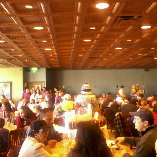 2/26/2012 tarihinde Maria C.ziyaretçi tarafından Esperanza&#39;s Restaurant &amp; Bakery'de çekilen fotoğraf