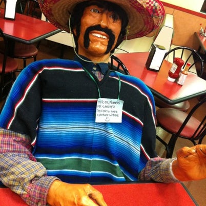 รูปภาพถ่ายที่ Los Sanchez Restaurant โดย John R. เมื่อ 7/20/2012