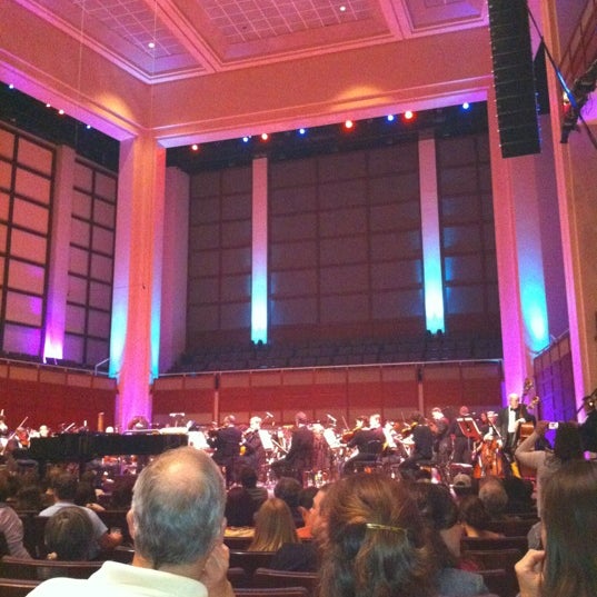 3/23/2012에 Peter I.님이 Meymandi Concert Hall에서 찍은 사진