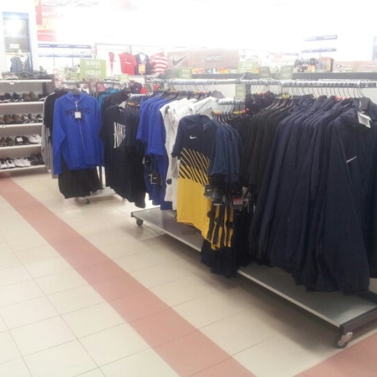 Спортмастер астана. Спортмастер мега Аксай. Спортмастер мега Адыгея. Спортмастер мега Омск. Телевизорная 1 Спортмастер.