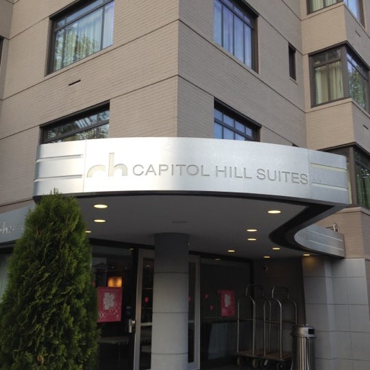 4/29/2012 tarihinde ChewLeng B.ziyaretçi tarafından Capitol Hill Hotel'de çekilen fotoğraf