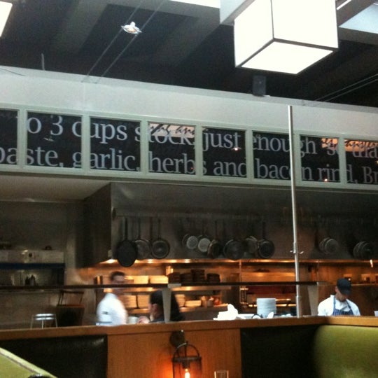 Photo taken at Poste Moderne Brasserie by sacha J. on 8/30/2012