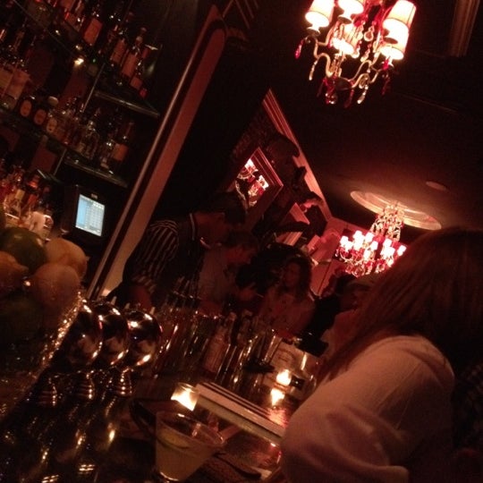 6/16/2012にJasmine L.がElla Loungeで撮った写真