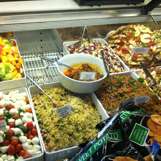 6/19/2012 tarihinde Kaleigh S.ziyaretçi tarafından Milano Market'de çekilen fotoğraf
