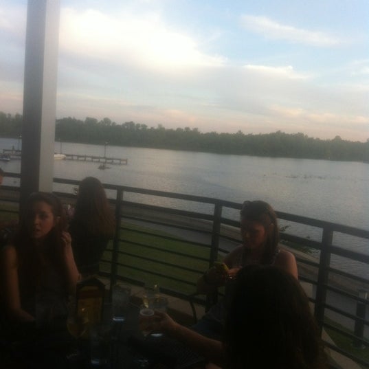 Photo taken at The Tasting Room Kings Harbor by Sergio M. on 4/7/2012