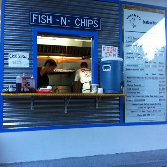 Foto diambil di Freshy&#39;s Seafood Shack oleh John F. pada 9/10/2011