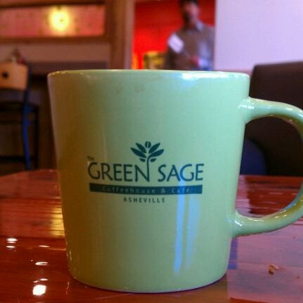 Снимок сделан в Green Sage Cafe пользователем Leslie P. 11/25/2011