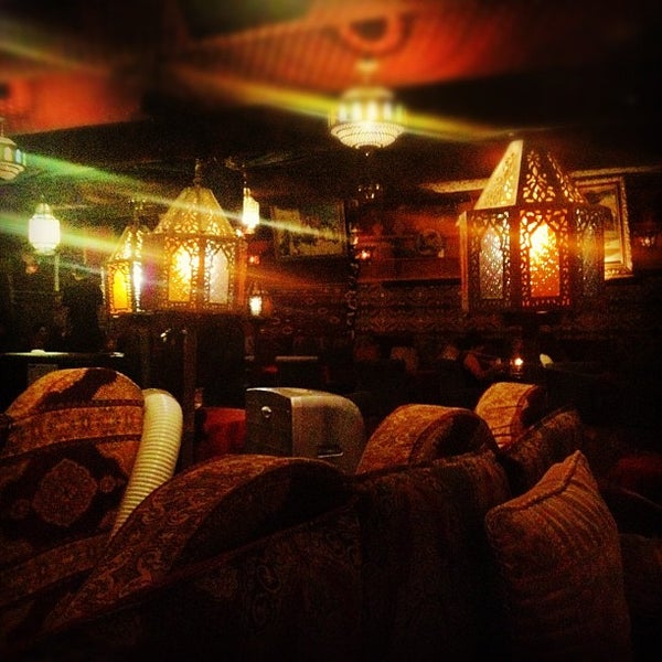 Foto scattata a Imperial Fez Mediterranean Restaurant And Lounge da Jordan S. il 7/9/2012