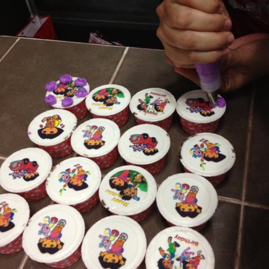 Mr. Vanilla cake silikomart. Кейк мастерс казань кондитерский магазин. Силикомарт манго. Семейная кондитерская.