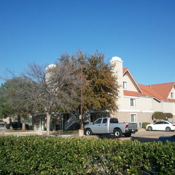 Photo taken at Residence Inn by Marriott Dallas Las Colinas by Chris T. on 1/26/2012