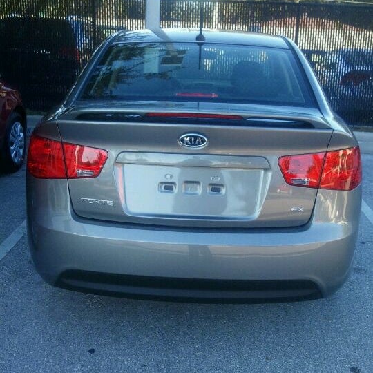 Photos at Greenway Kia West Auto Dealership in Orlando