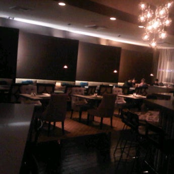 Foto tirada no(a) Second Story Restaurant por Michael J. em 12/21/2011