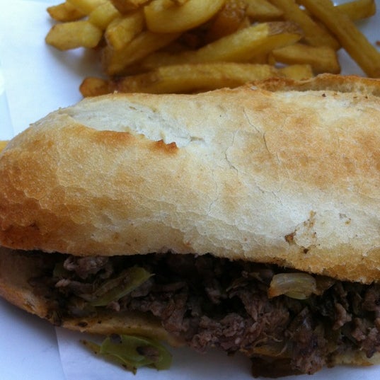Foto diambil di Steak &amp; Fries South Philly oleh Caner D. pada 9/2/2012