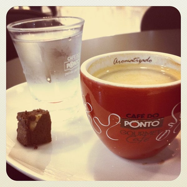 11/18/2011 tarihinde Eduardo P.ziyaretçi tarafından Café do Ponto'de çekilen fotoğraf