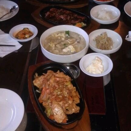 Photo taken at Beewon Korean Cuisine by Jeremy L. on 9/23/2011