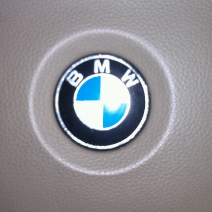 รูปภาพถ่ายที่ Advantage BMW Midtown โดย Stephanie S. เมื่อ 1/29/2012