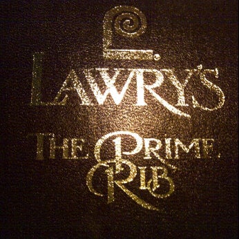 Снимок сделан в Lawry&#39;s The Prime Rib пользователем Scott C. 12/10/2011