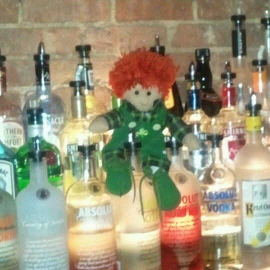Foto tomada en Molloy&#39;s Irish Pub  por Sandra S. el 6/9/2012