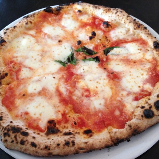 3/17/2012 tarihinde Michael W.ziyaretçi tarafından Sottocasa Pizzeria'de çekilen fotoğraf