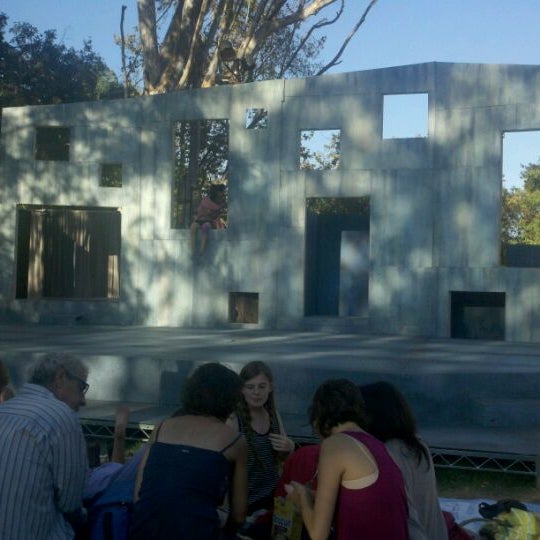 7/16/2012 tarihinde Jacqueline e.ziyaretçi tarafından Griffith Park Free Shakespeare Festival'de çekilen fotoğraf