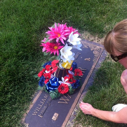 Photos At Newcomer S Johnson County Memorial Gardens Cemetery