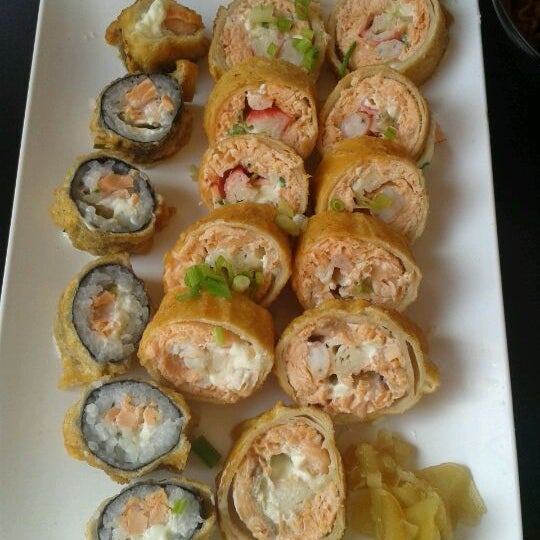 รูปภาพถ่ายที่ Miyagi Sushi โดย Jackie C. เมื่อ 5/11/2012