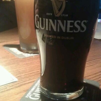Снимок сделан в Trinity Three Irish Pubs пользователем Maggsbopp 2/15/2012