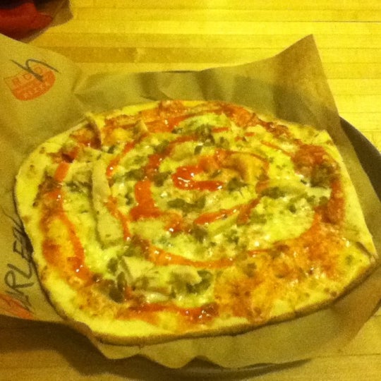 Foto tirada no(a) Mod Pizza por Sharlene P. em 11/4/2011
