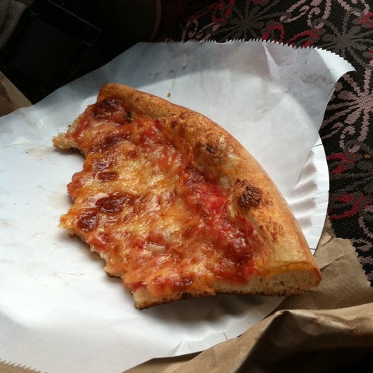Mmm good pizza!!
