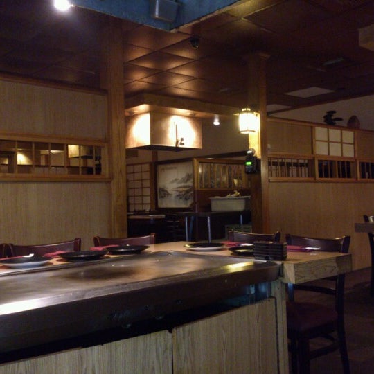 Foto diambil di Domo 77 Steak House oleh Chris A. pada 8/12/2012