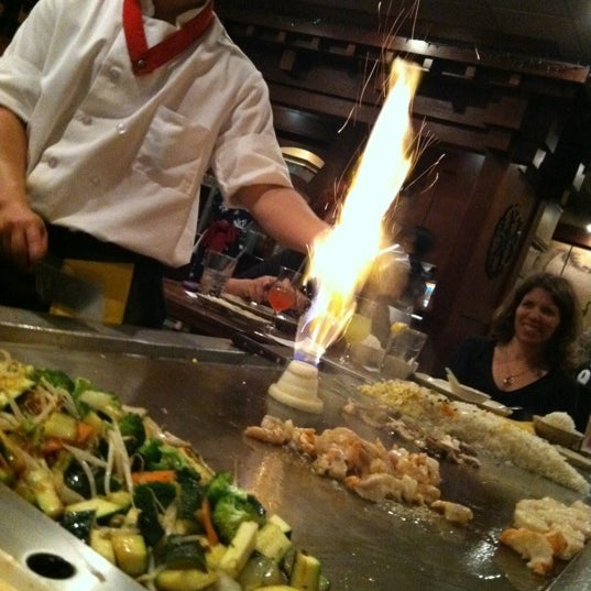 Foto diambil di Sakura Japanese Steak, Seafood House &amp; Sushi Bar oleh John L. pada 1/15/2012