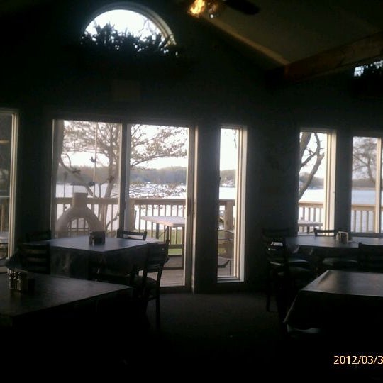 Photo taken at Island View Waterfront Cafe by James B. on 3/30/2012