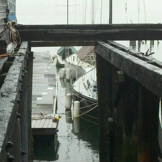 3/3/2012 tarihinde Johnziyaretçi tarafından Boston Sailing Center'de çekilen fotoğraf