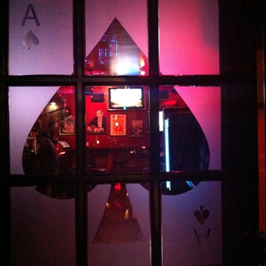 Foto tirada no(a) Ace&#39;s Bar por kandi c. em 7/3/2011