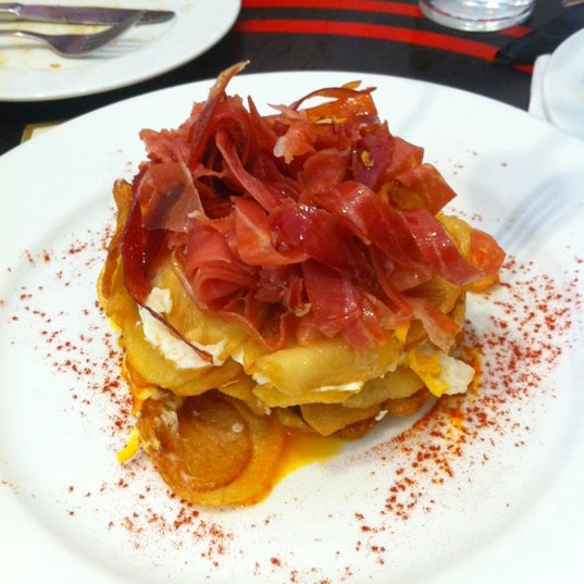 Foto diambil di Restaurante Allende oleh Jorge T. pada 8/19/2011