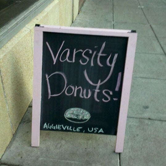 Photo taken at Varsity Donuts by William H. on 11/4/2011