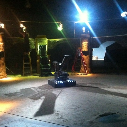 รูปภาพถ่ายที่ Fort Knox Studios โดย C.K. เมื่อ 7/6/2012